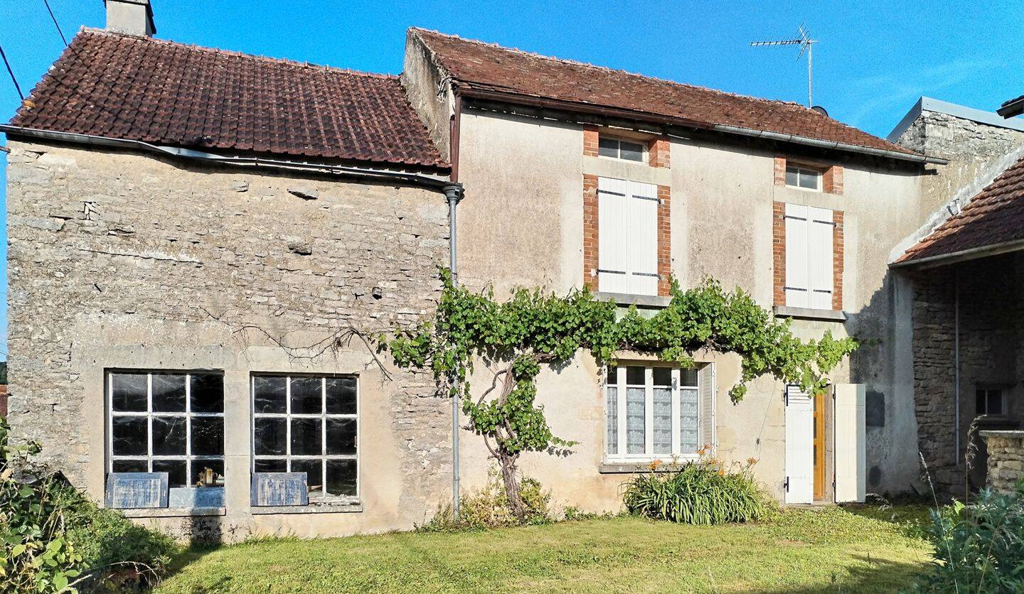 Maison 4 pièces 76 m² · à Quincy-le-Vicomte · 76 m² · 85 000 €