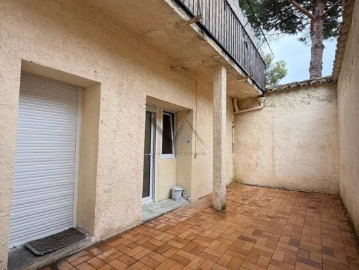 Appartement à louer 640 € 3 pièces 2 chambres 59 m² RDC Alexis-Montlouis Montélimar 26200