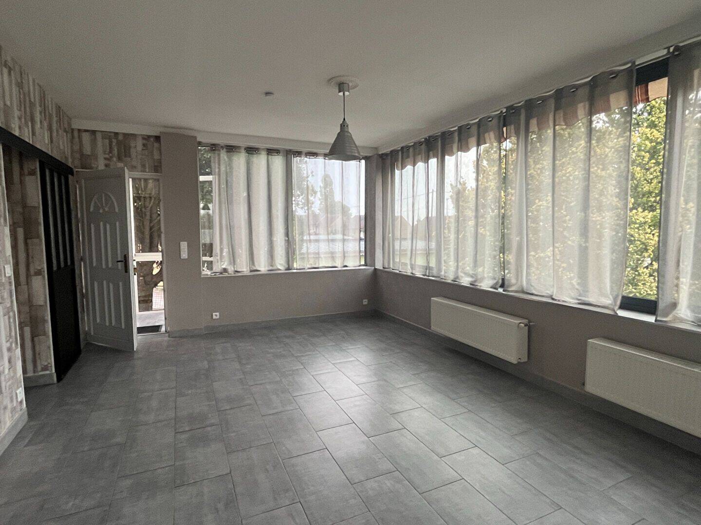 Appartement 4 pièces 116 m² · à Le Creusot · 116 m² · 740 €