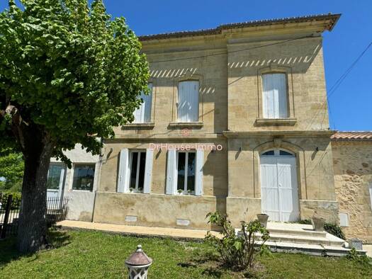 Maison à vendre 464 000 € 7 pièces 4 chambres 190 m² 731 m² de terrain Saint-Émilion 33330