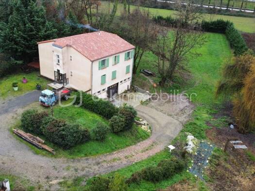 Maison à vendre 240 000 € 12 pièces 9 chambres 260 m² 6 902 m² de terrain Pommevic 82400