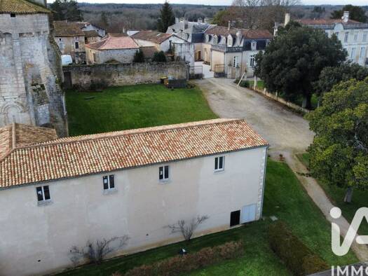 Maison à vendre 212 500 € 7 pièces 6 chambres 320 m² 58 056 m² de terrain Charras 16380