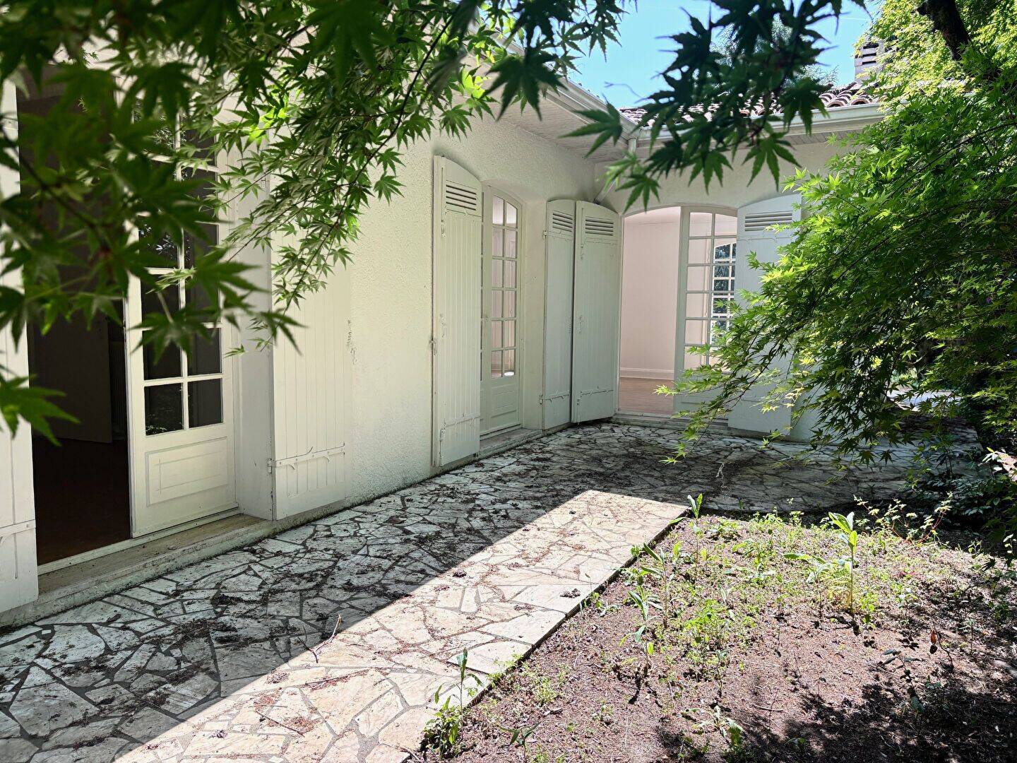 Maison 6 pièces 180 m² · à Carbon-Blanc · 180 m² · 389 990 €