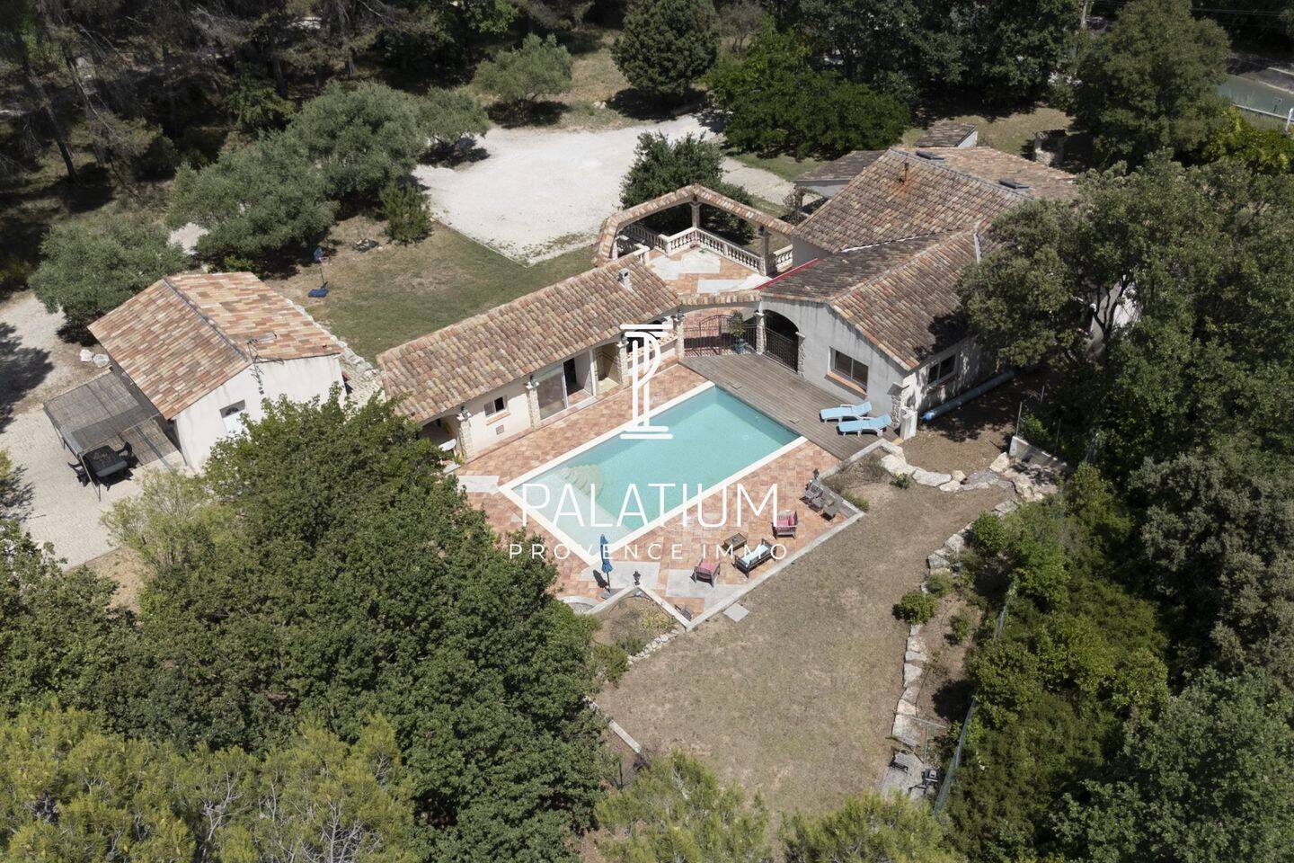 Maison 7 pièces 209 m² · à Ventabren · 209 m² · 830 000 €