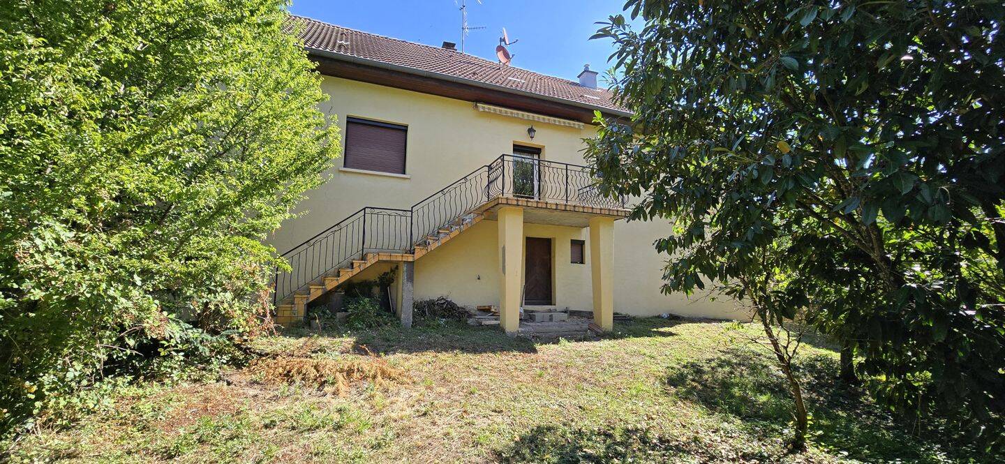 Maison 5 pièces 100 m² · à Rougemont-le-Château · 100 m² · 125 000 €