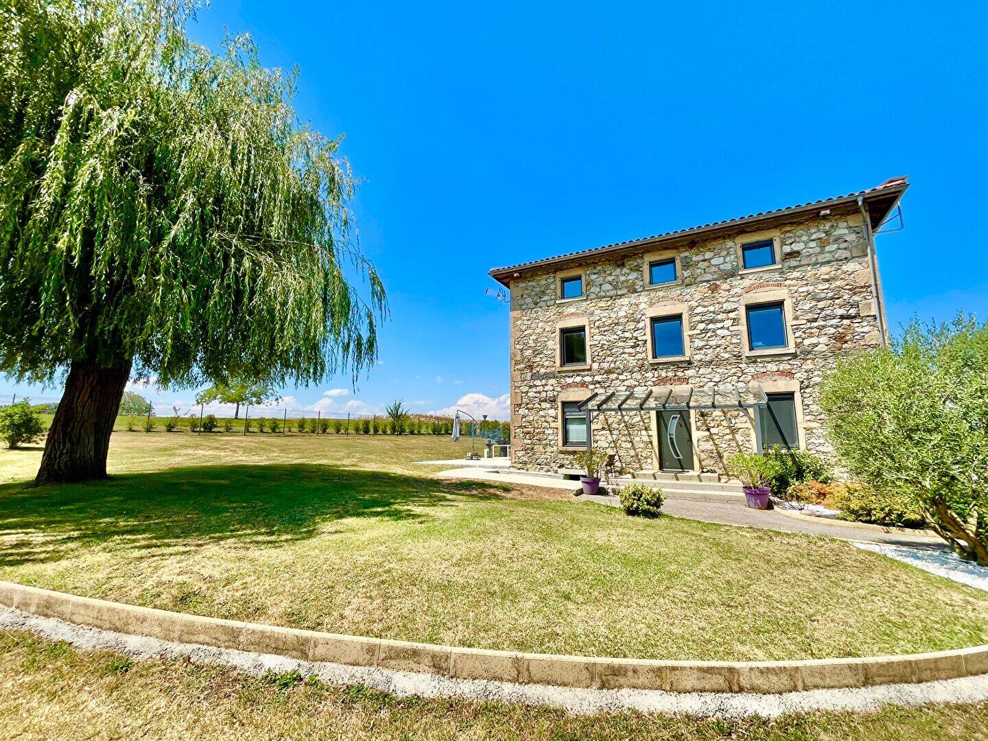 Maison 7 pièces 196 m² · à Bourgoin-Jallieu · 196 m² · 573 000 €