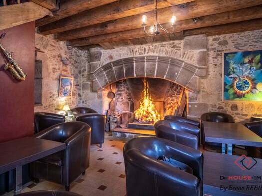 Immeuble à vendre 160 000 € 153 m² Châlus 87230