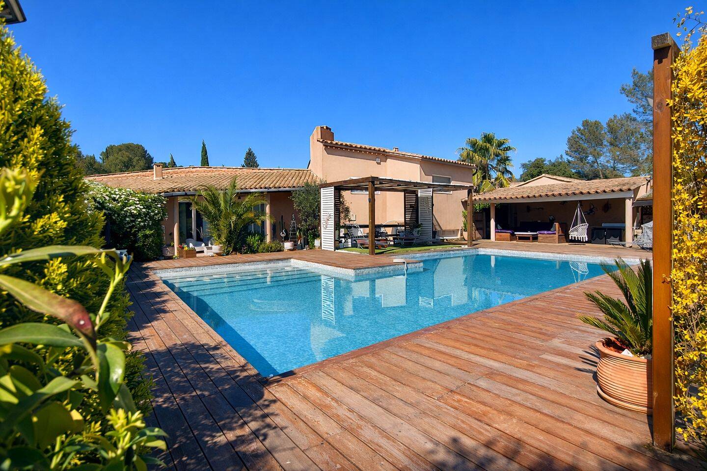 Maison 6 pièces 214 m² · à Trans-en-Provence · 214 m² · 880 000 €
