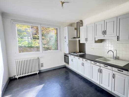 Appartement à louer 495 € 3 pièces 1 chambre 75,6 m² Étage 1/2 Tulle 19000