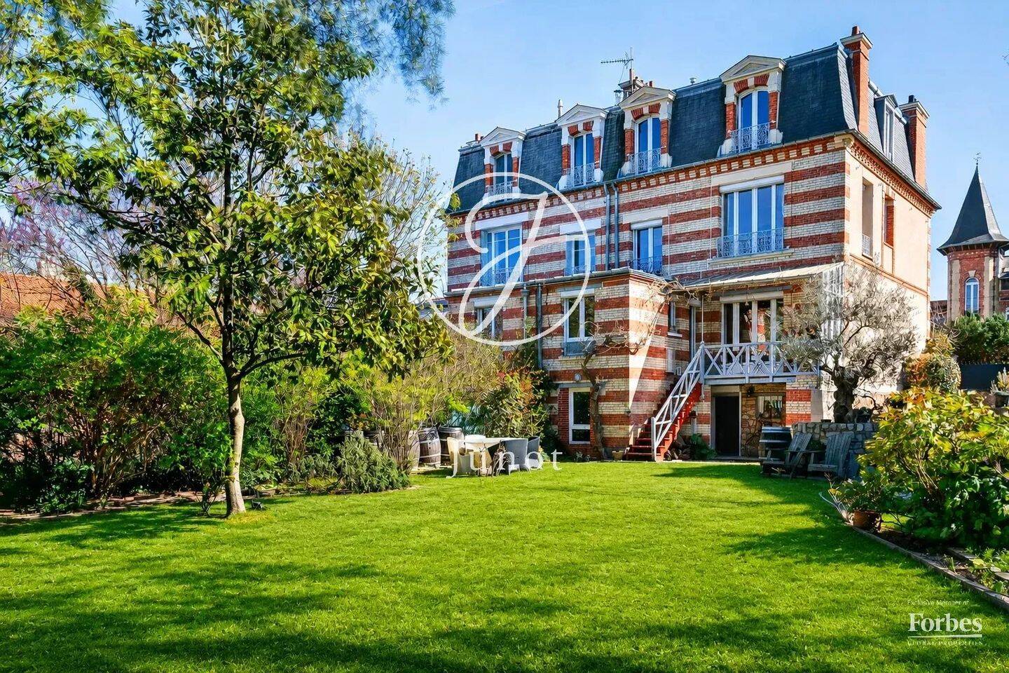 Maison 8 pièces 182 m² · à Nanterre · 181,9 m² · 1 300 000 €