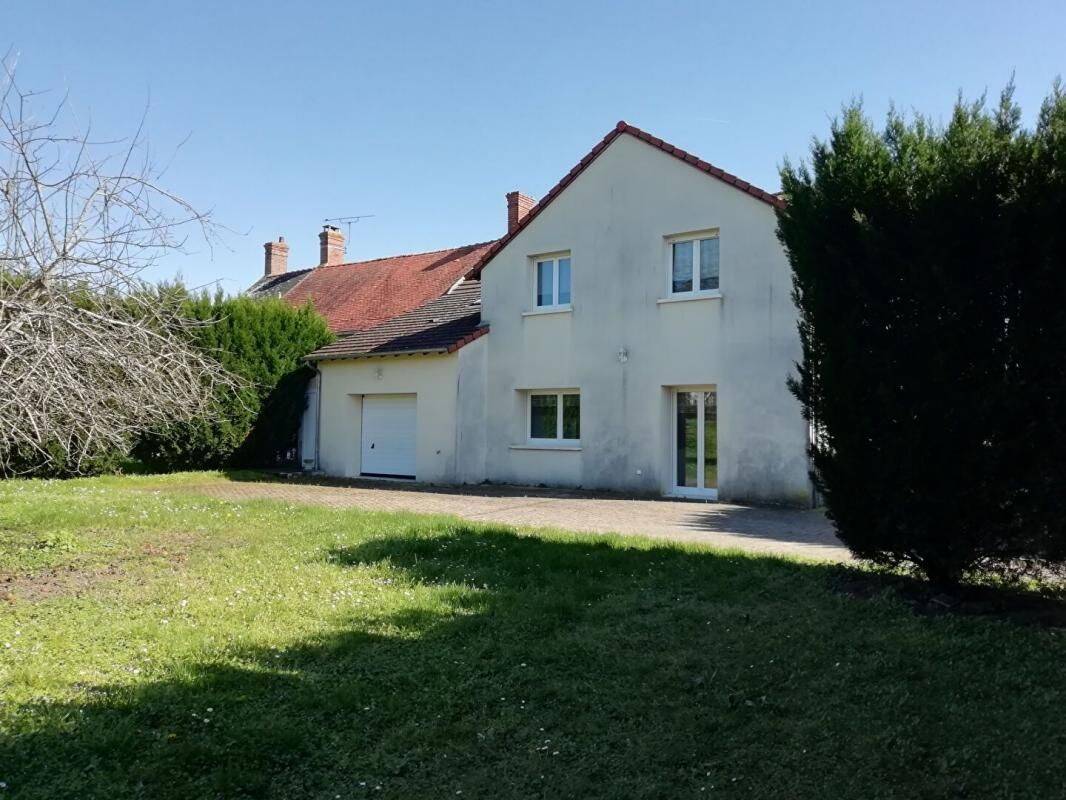 Maison 5 pièces 125 m² · à Mont-près-Chambord · 125 m² · 910 €/mois