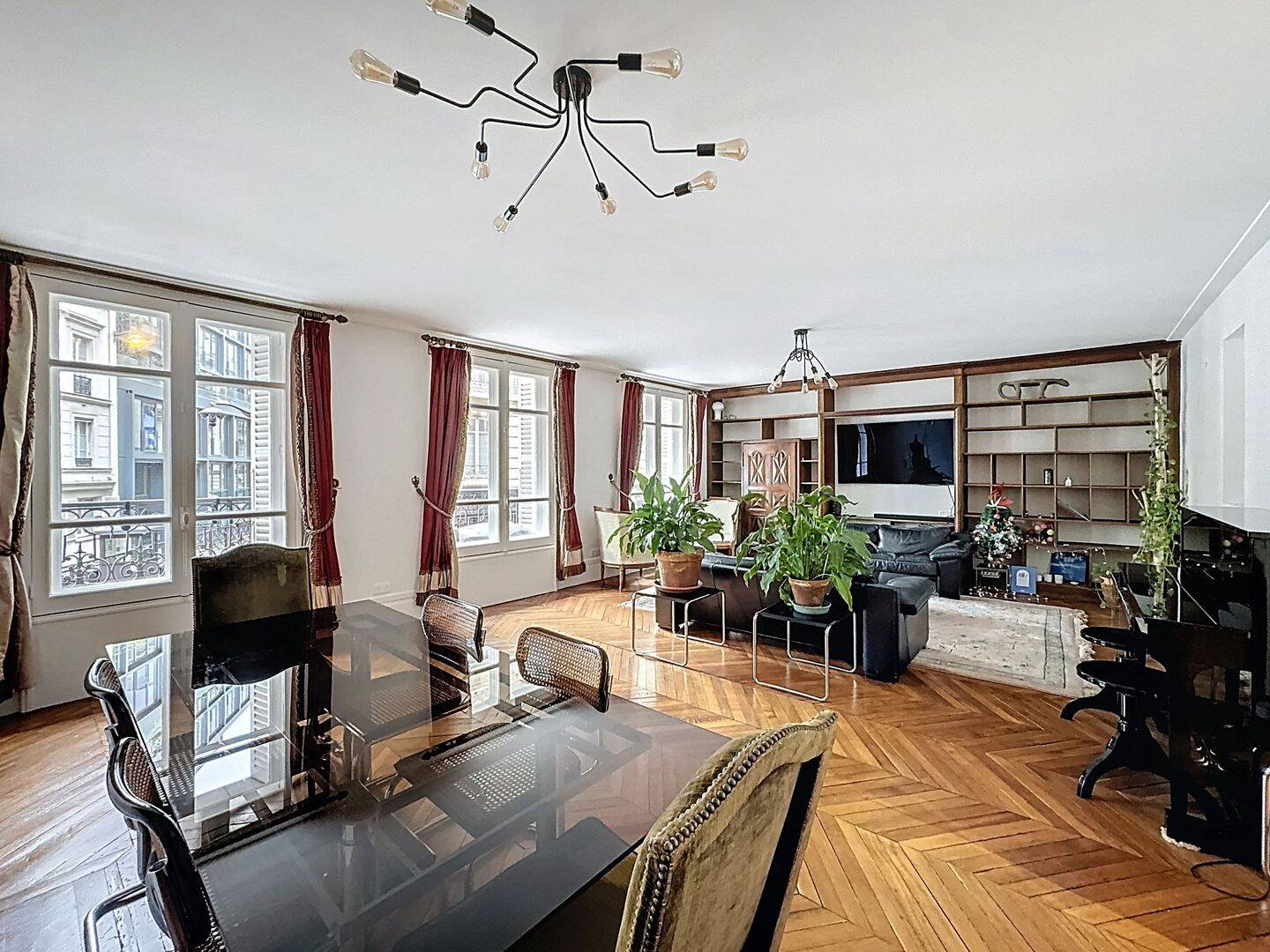 Appartement 4 pièces 135 m² · à Paris 8ème Arrondissement · 135 m² · 4 300 €/mois