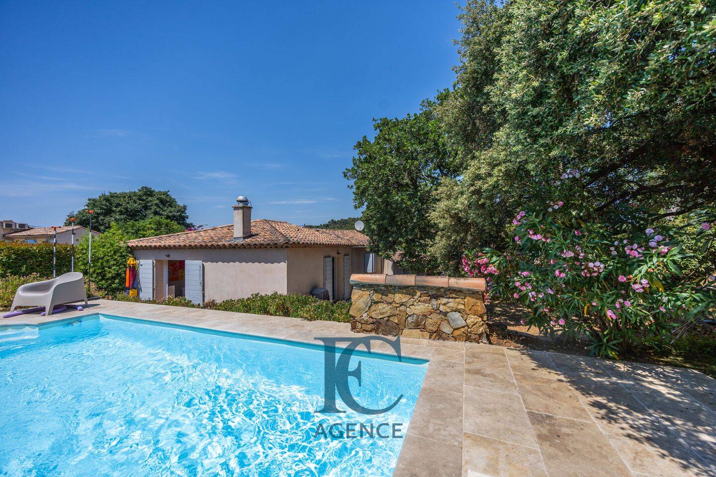 Maison 4 pièces 135 m² · à Six-Fours-les-Plages · 135 m² · 699 000 €
