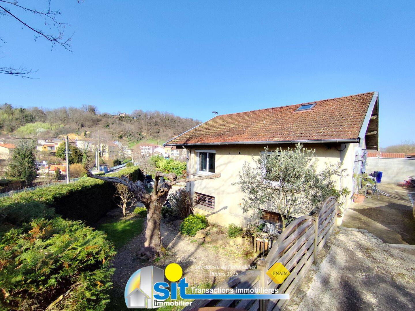 Maison 3 pièces 104 m² · à Jardin · 104 m² · 228 000 €