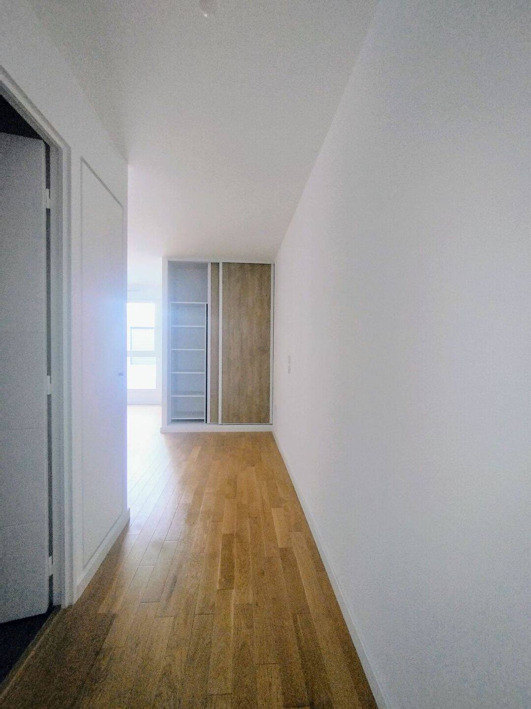 Appartement 1 pièce 31 m² · à Issy-les-Moulineaux · 30,5 m² · 1 096 €