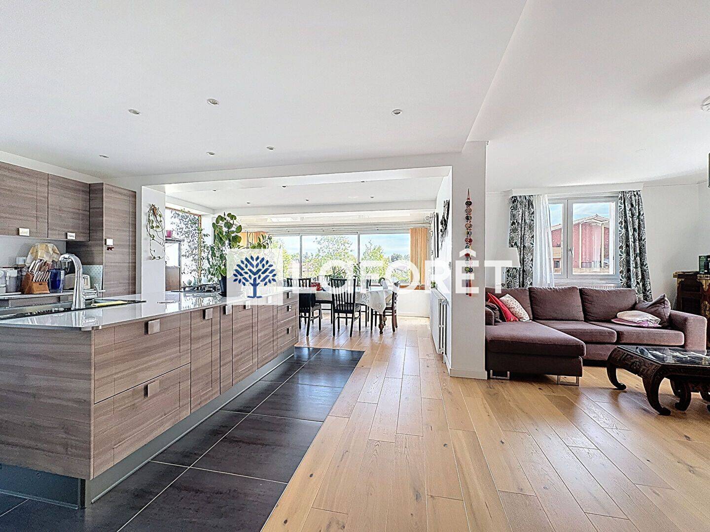 Maison 8 pièces 232 m² · à Tramoyes · 232,5 m² · 549 000 €