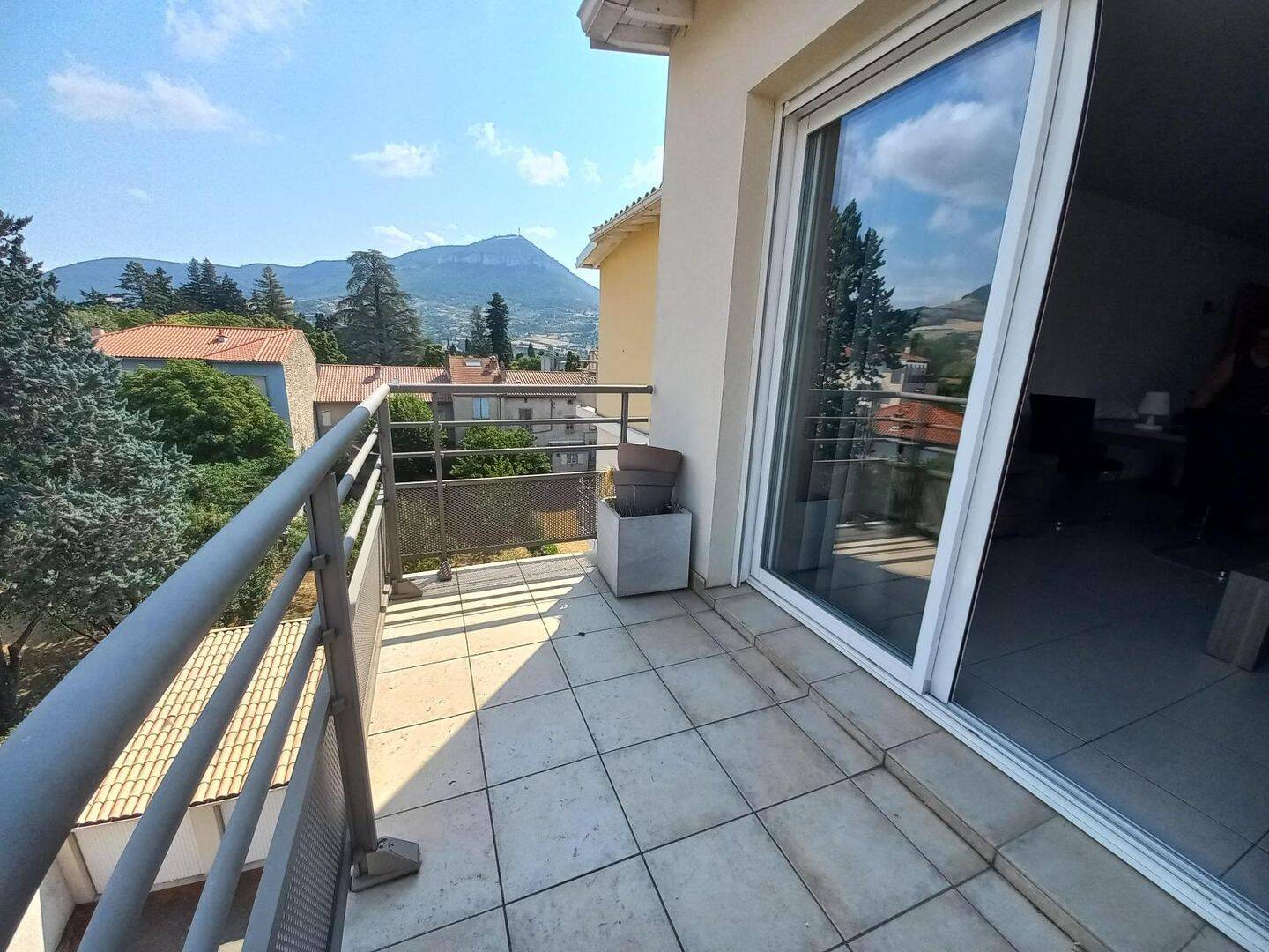 Appartement 2 pièces 52 m² · à Millau · 52 m² · 635 €