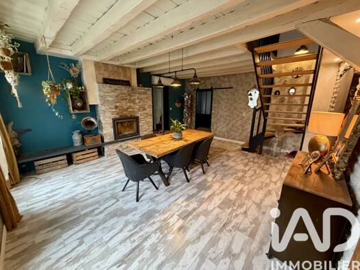 Maison à vendre 248 000 € 6 pièces 4 chambres 124 m² 679 m² de terrain Berry-Bouy 18500