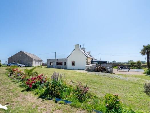 Maison à vendre 314 160 € 6 pièces 3 chambres 155 m² 9 185 m² de terrain Cléder 29233