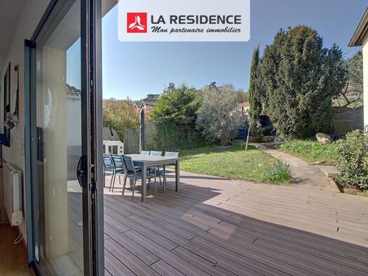 Maison de ville à vendre 645 000 € 6 pièces 4 chambres 118 m² 400 m² de terrain Aigremont 78240