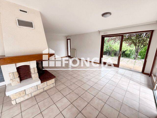 Maison 7 pièces 225 m² · à Prévessin-Moëns · 224,7 m² · 3 573 €