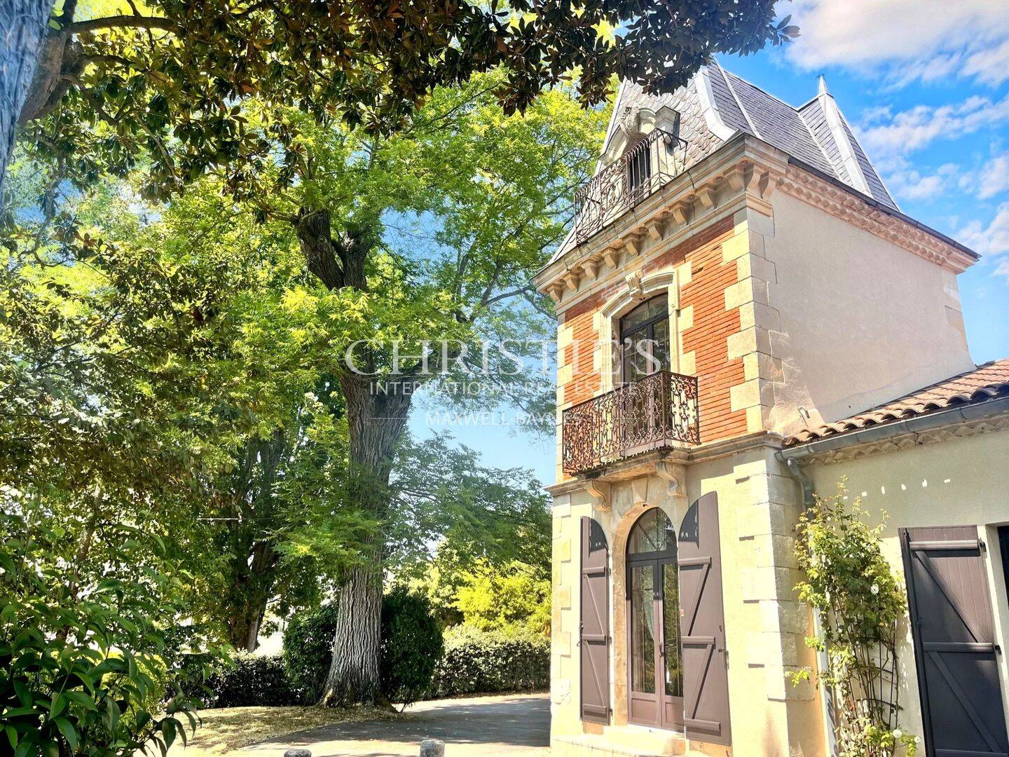 Maison 9 pièces 248 m² · à Mézin · 248,3 m² · 750 000 €