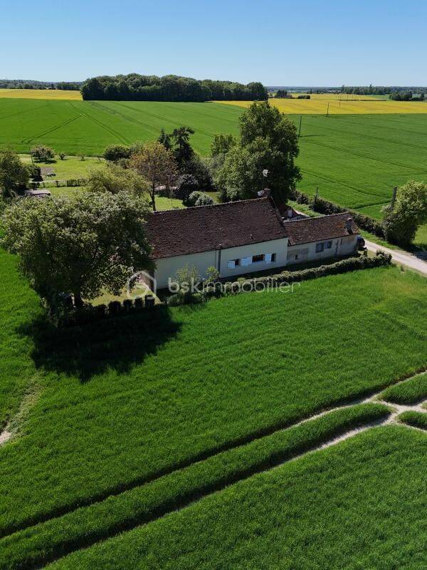 Maison 5 pièces 100 m² · à Charny Orée de Puisaye · 100 m² · 185 000 €