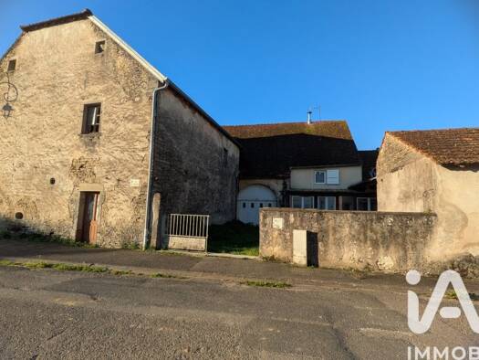Maison à vendre 49 500 € 5 pièces 3 chambres 122,5 m² 841 m² de terrain Confracourt 70120