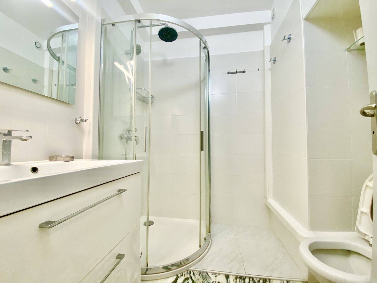 Appartement 1 pièce 28 m² · à Nice · 27,8 m² · 825 €