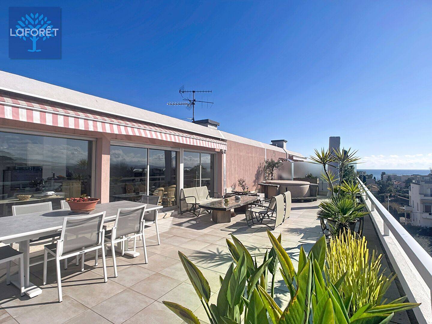 Appartement 5 pièces 138 m² · à Cagnes-sur-Mer · 138 m² · 820 000 €