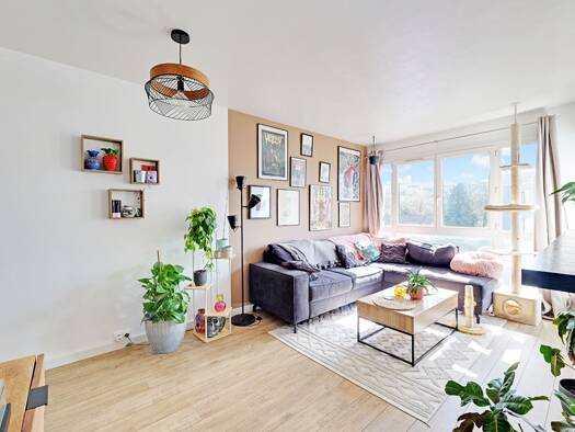 Appartement à vendre 209 800 € 2 pièces 1 chambre 46,52 m² Étage 3/3 Varenne-Centre-Rive Charmante Noisy-le-Grand 93160