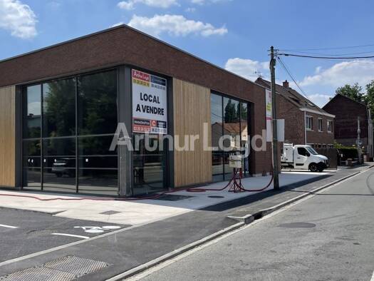 Local commercial à louer 6 250 € 396 m² de surface de vente Résidence-Poste-Annappes Villeneuve-d'Ascq 59650