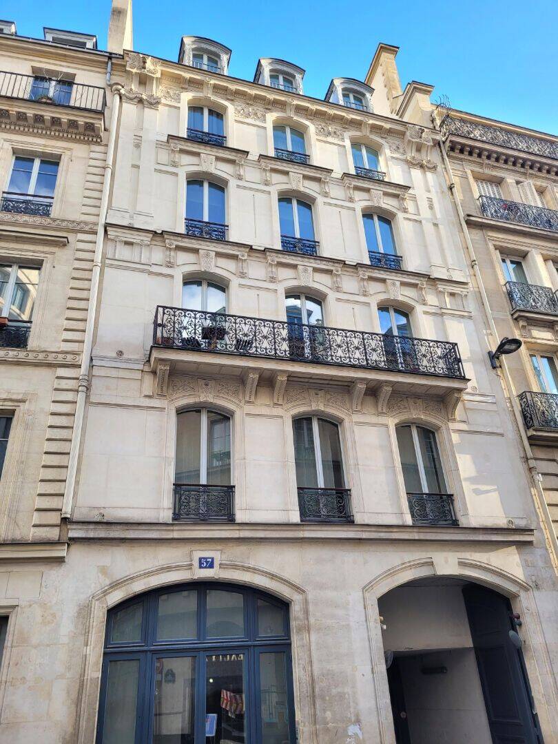 Appartement 3 pièces 101 m² · à Paris 9ème Arrondissement · 101,2 m² · 2 960 €/mois