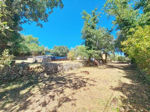 Terrain constructible à vendre 139 000 € 914 m² de terrain Brignoles 83170