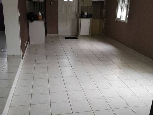 Appartement à louer 465 € 2 pièces 1 chambre 54 m² RDC/1 Rural Ouest Tulle 19000