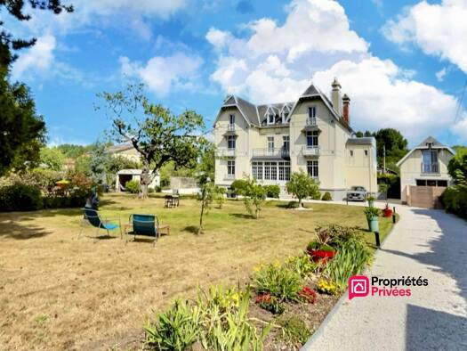 Maison à vendre 698 500 € 13 pièces 8 chambres 425 m² 2 039 m² de terrain Saint-Étienne-au-Mont 62360