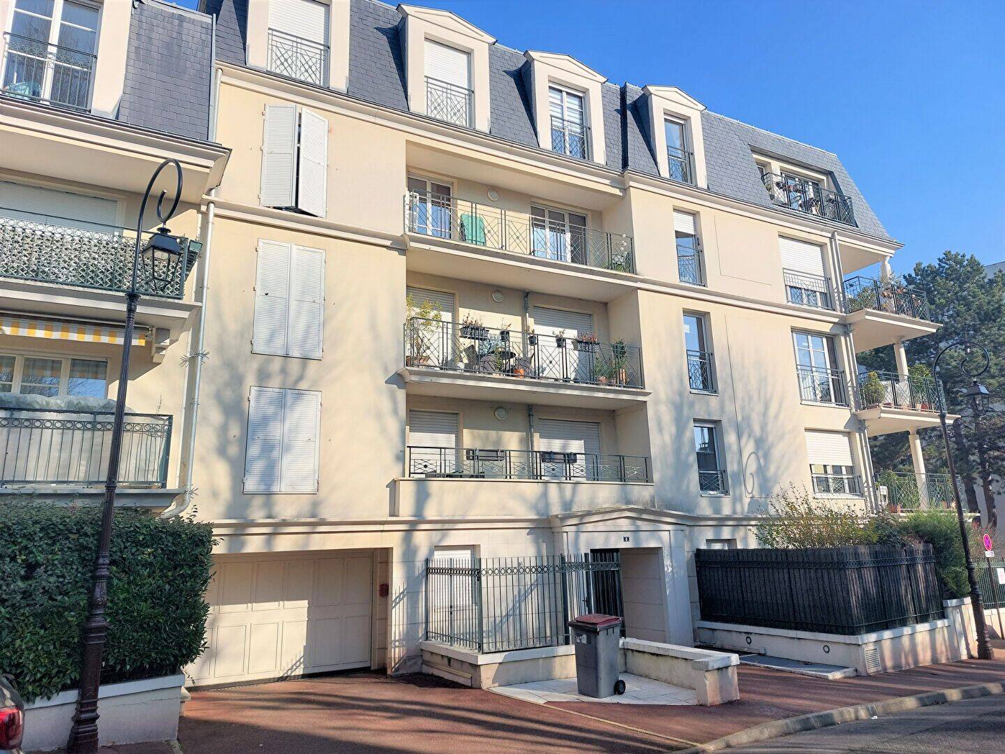 Appartement 4 pièces 93 m² · à Saint-Cloud · 93,2 m² · 2 833 €/mois