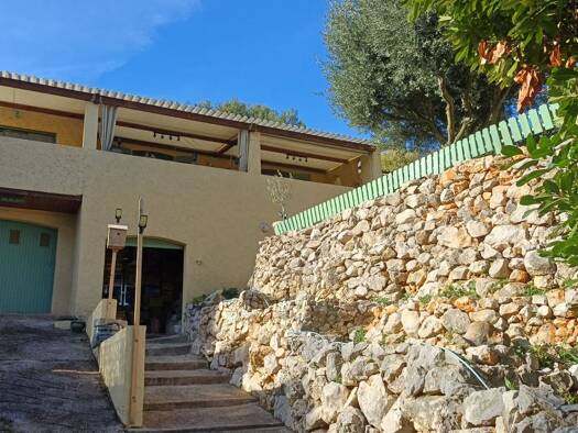 Maison de plain-pied à vendre 442 000 € 5 pièces 4 chambres 117 m² 594 m² de terrain Peypin 13124