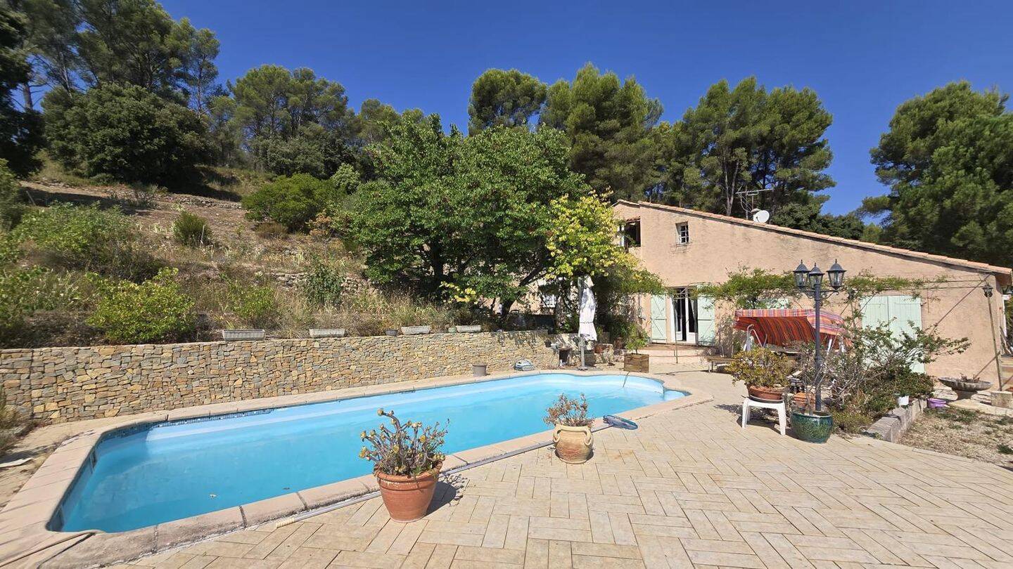 Maison 7 pièces 172 m² · à Le Castellet · 172 m² · 690 000 €