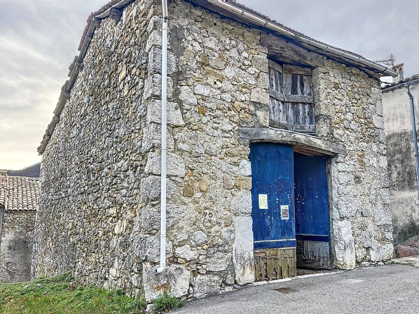 Maison 3 pièces 179 m² · à Briançonnet · 178,5 m² · 90 000 €