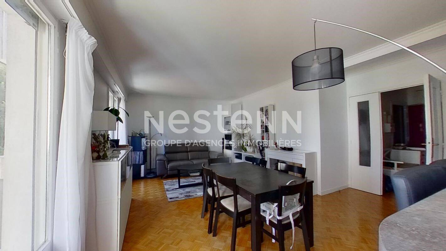 Appartement 4 pièces 96 m² · à Versailles · 96 m² · 2 300 €
