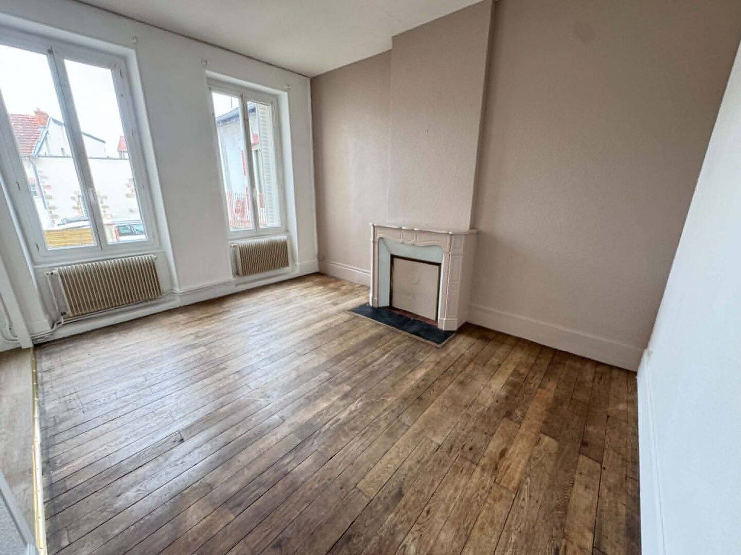 Appartement 3 pièces 79 m² · à Montluçon · 79 m² · 700 €