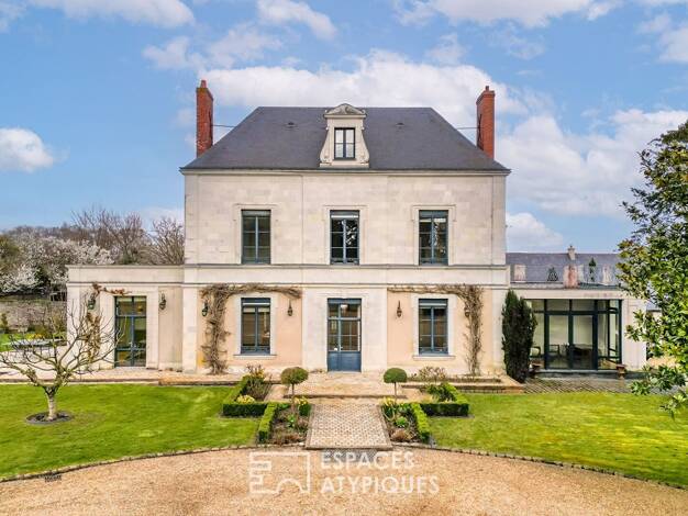 Maison à vendre 1 195 000 € 10 pièces 3 chambres 370 m² 9 000 m² de terrain Angers 49000