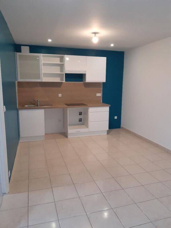 Appartement 3 pièces 50 m² · à Sainte-Geneviève-des-Bois · 49,9 m² · 876 €