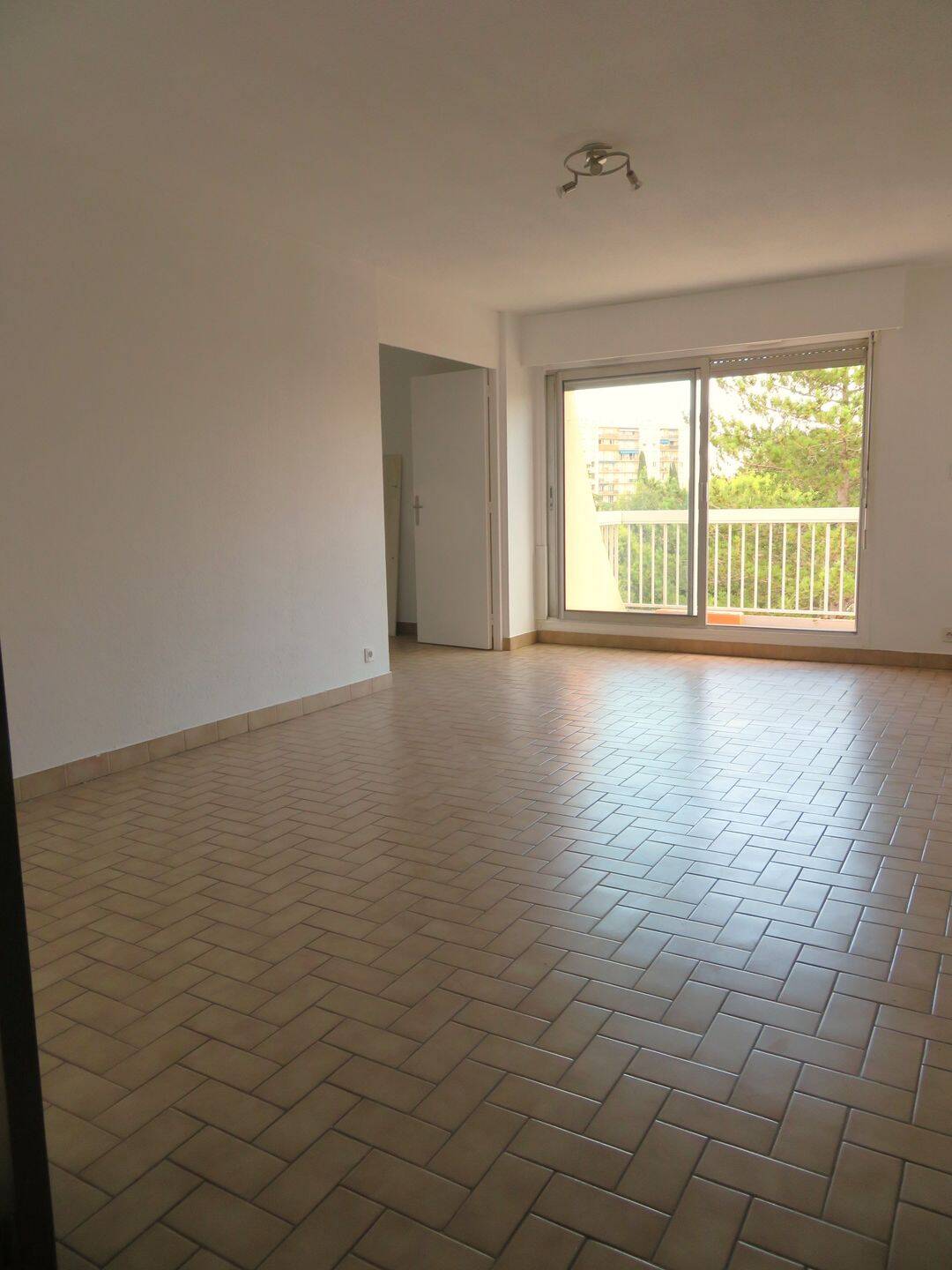 Appartement 4 pièces 85 m² · à Nîmes · 85 m² · 940 €