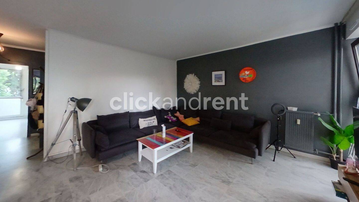 Chambre spacieuse avec TV — 11