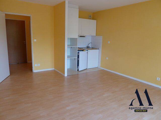 Appartement 1 pièce 28 m² · à Tours · 27,5 m² · 465 €