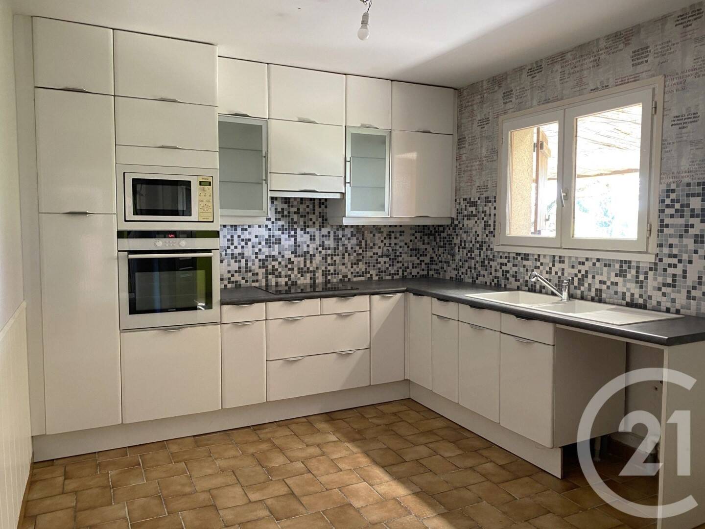 Maison 6 pièces 180 m² · à Cosne-Cours-sur-Loire · 180 m² · 235 000 €