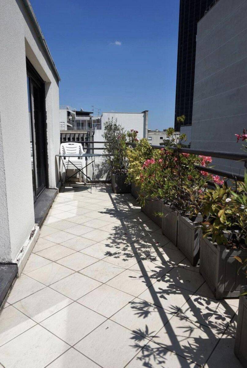 Appartement 2 pièces 52 m² · à Paris 15ème Arrondissement · 52 m² · 2 096 €