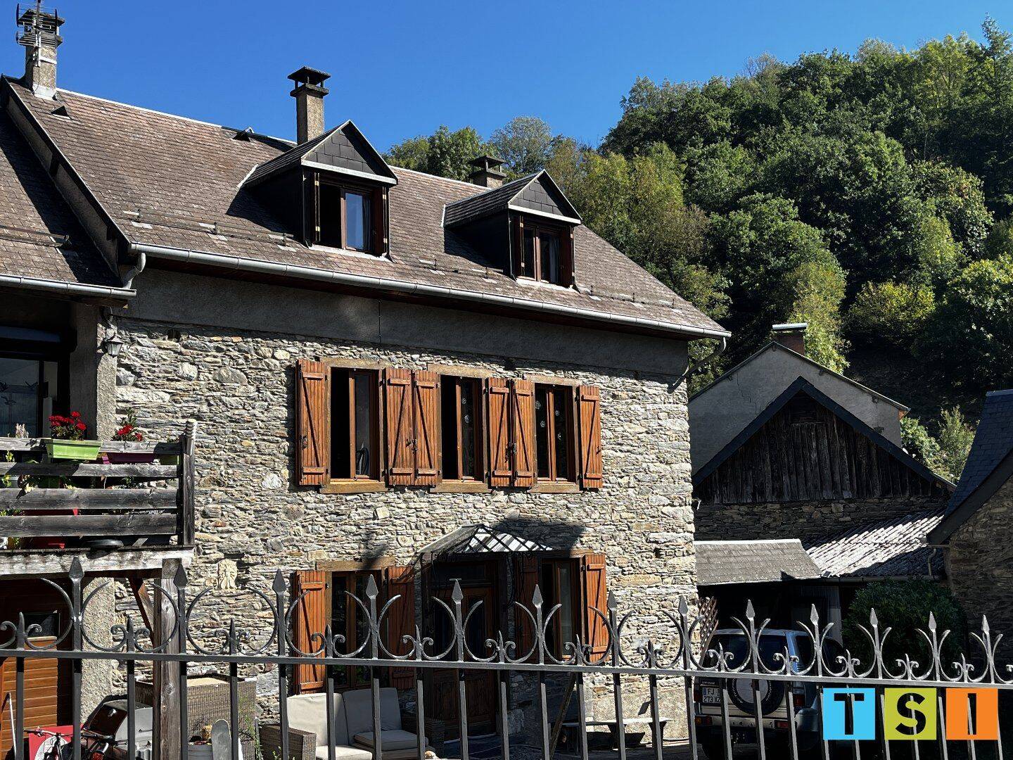 Maison 7 pièces 180 m² · à Cier-de-Luchon · 180 m² · 420 000 €